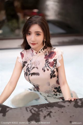 [XiuRen秀人网] No.4688 王馨瑶yanni Sous-vêtement violet cheongsam de couleur claire avec des bas de couleur primaire - 0064.jpg