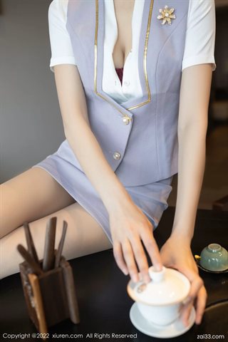 [XiuRen秀人网] No.4694 陆萱萱 Cosplay artis teh rok pendek putih T-shirt pakaian dalam merah dengan stoking warna primer - 0008.jpg