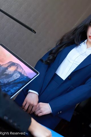 [XiuRen秀人网] No.4708 周于希Sally OL vestido curto saia branca T com seda preta - 0010.jpg