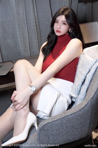 [XiuRen秀人网] No.4728 周于希Sally Pakaian sekretaris wanita rok panjang putih atasan merah dengan stoking warna primer sepatu hak - 0002.jpg
