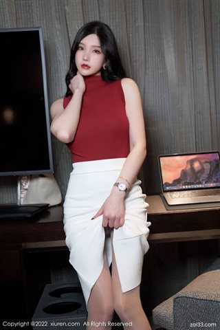 [XiuRen秀人网] No.4728 周于希Sally 女性秘書服白いロングスカート赤いトップと原色のストッキング白いハイヒール - 0017.jpg