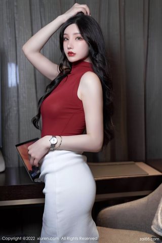 [XiuRen秀人网] No.4728 周于希Sally Femme secrétaire vêtements jupe longue blanche haut rouge avec des bas de couleur primaire talons - 0031.jpg