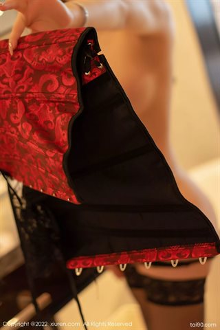 [XiuRen秀人網] No.4732 小海臀Rena 黑色蕾絲邊服飾搭配黑絲 - 0043.jpg
