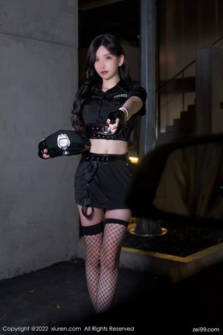 [XiuRen秀人网] No.4741 周于希Sally Mujer oficial de policía vestido top negro falda corta ropa interior roja con medias de malla negra - 0001.jpg