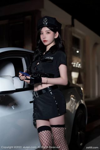 [XiuRen秀人网] No.4741 周于希Sally Officier de police femme robe haut noir jupe courte sous-vêtements rouges avec des bas en maille - 0022.jpg