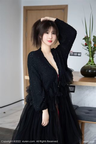 [XiuRen秀人网] No.4765 王俪丁小宝贝 pakaian dalam merah muda gaun hitam - 0001.jpg