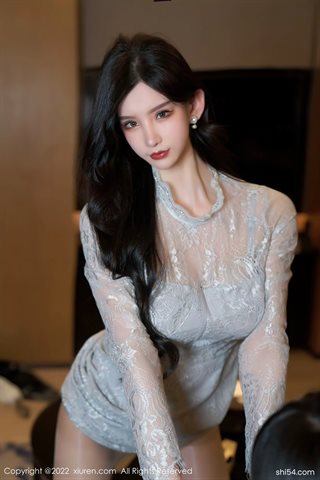 [XiuRen秀人网] No.4774 周于希Sally Vestido corto blanco ropa interior azul-gris con medias de colores primarios - 0027.jpg
