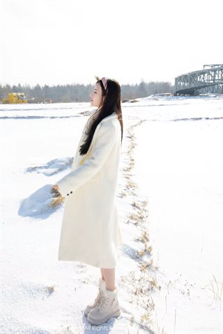 [XiuRen秀人网] No.4794 诗诗kiki Áo len trắng và váy ngắn màu hồng với tất màu chính - 0001.jpg