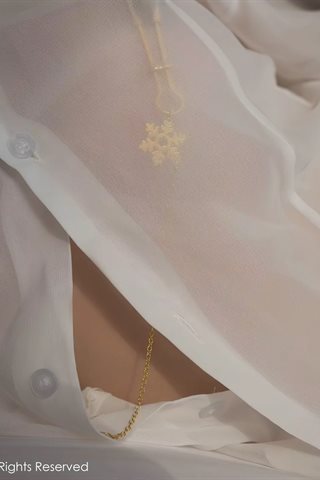 [XiuRen秀人网] No.4796 利世 Jupe courte noire et sous-vêtements blancs avec des bas de couleur primaire - 0085.jpg