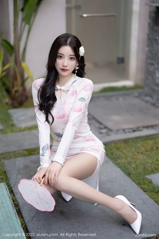 [XiuRen秀人网] No.4800 杨晨晨Yome Cheongsam bianco con calze di colore primario - 0031.jpg