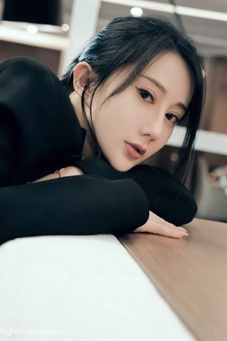 [XiuRen秀人网] No.4801 苏小曼babyface Black top with black silk - 0044.jpg