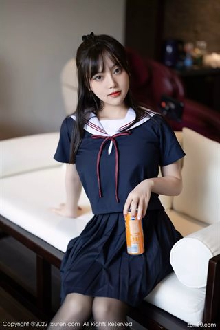 [XiuRen秀人網] No.4826 豆瓣醬 深藍色上衣搭配短裙黑絲 - 0002.jpg