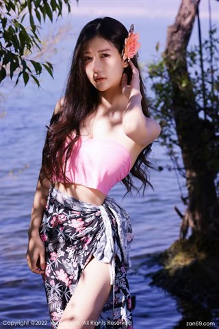 [XiuRen秀人网] No.4837 尹甜甜 Áo sơ mi màu hồng với quần short denim - 0029.jpg