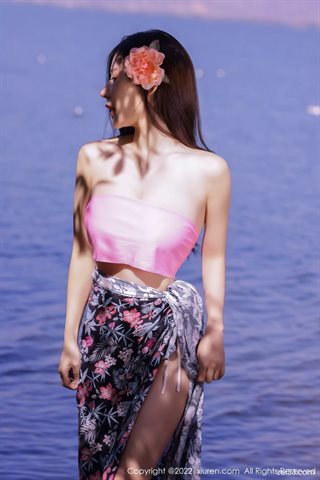 [XiuRen秀人网] No.4837 尹甜甜 Áo sơ mi màu hồng với quần short denim - 0031.jpg