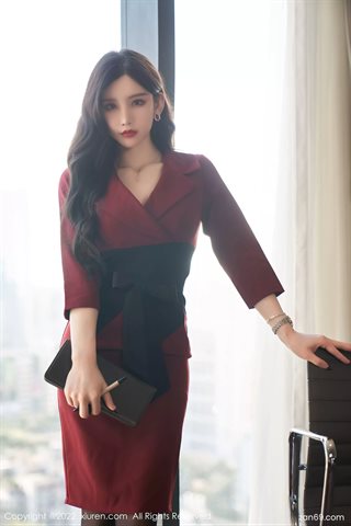 [XiuRen秀人網] No.4877 周于希Sally 紅色服飾黑色內衣搭配黑絲 - 0001.jpg