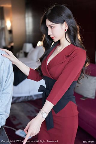 [XiuRen秀人网] No.4877 周于希Sally Pakaian merah dan pakaian dalam hitam dengan sutra hitam - 0025.jpg
