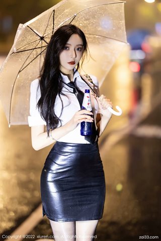 [XiuRen秀人网] No.4879 王馨瑶yanni White T black short skirt with black silk - 0005.jpg