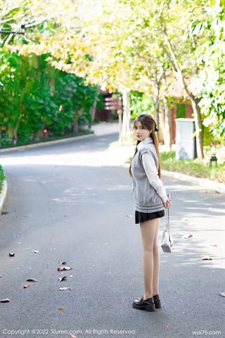 [XiuRen秀人网] No.4896 美桃酱 White T black short skirt with black silk - 0003.jpg