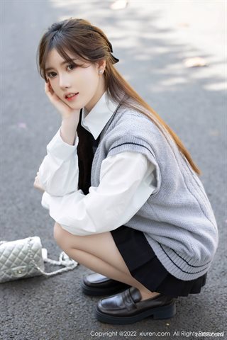 [XiuRen秀人网] No.4896 美桃酱 White T black short skirt with black silk - 0007.jpg