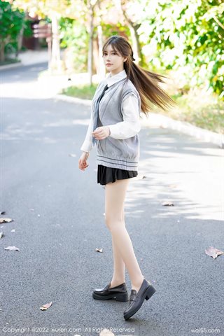 [XiuRen秀人网] No.4896 美桃酱 White T black short skirt with black silk - 0015.jpg
