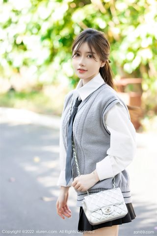 [XiuRen秀人网] No.4896 美桃酱 White T black short skirt with black silk - 0021.jpg