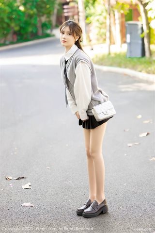 [XiuRen秀人网] No.4896 美桃酱 White T black short skirt with black silk - 0030.jpg