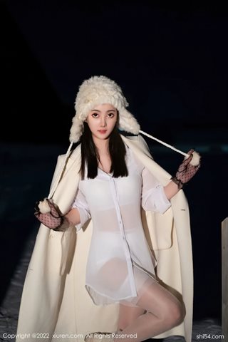 [XiuRen秀人网] No.4906 summer宝宝 بلوزة بيضاء شفافة مع جوارب بيضاء - 0009.jpg