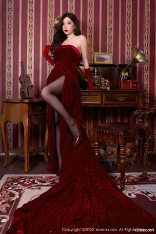[XiuRen秀人网] No.4909 周于希Sally Vestido vermelho escuro ombro a ombro com salto alto de seda preta vermelho escuro - 0015.jpg