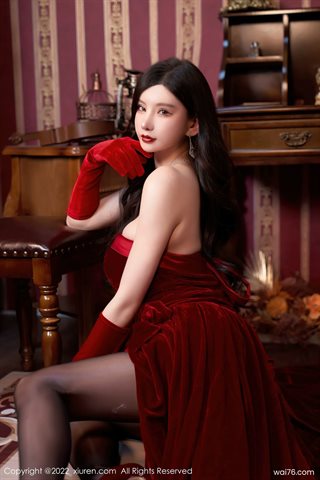 [XiuRen秀人网] No.4909 周于希Sally Vestido vermelho escuro ombro a ombro com salto alto de seda preta vermelho escuro - 0030.jpg