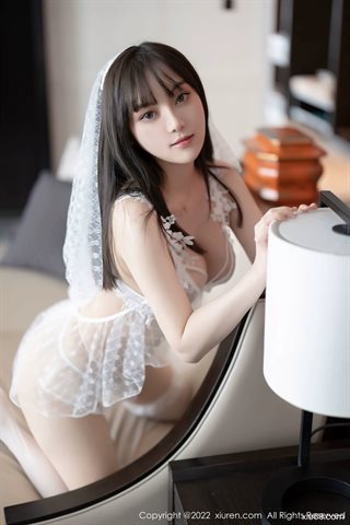[XiuRen秀人网] No.4919 豆瓣酱 흰색 스타킹에 흰색 레이스 속옷 - 0035.jpg