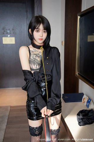 [XiuRen秀人网] No.4927 奶瓶 Black leather skirt and lace underwear with black silk - 0021.jpg