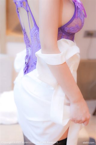 [XiuRen秀人网] No.4960 雅雯 OLは黒い絹で紫色のレースの下着をドレスアップします - 0018.jpg
