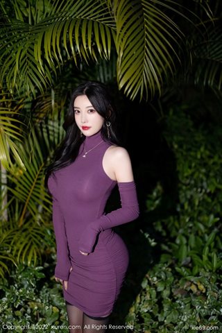[XiuRen秀人网] No.4989 杨晨晨Yome Фиолетовое платье с открытыми плечами и черным шелком - 0001.jpg