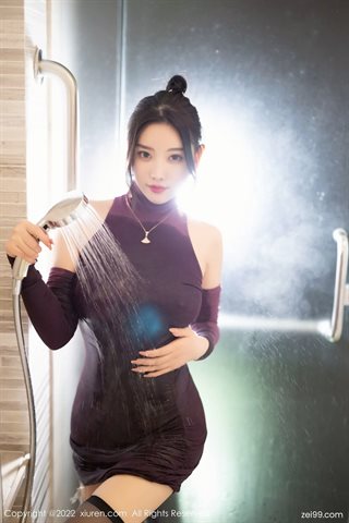 [XiuRen秀人网] No.4989 杨晨晨Yome Robe violette à épaules dénudées avec soie noire - 0048.jpg