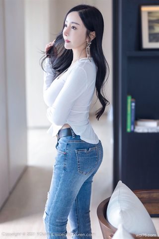 [YOUMI尤蜜荟] Vol.726 允薾 Jeans e top in garza bianca - 0003.jpg