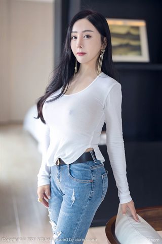 [YOUMI尤蜜荟] Vol.726 允薾 Jeans and white gauze top - 0004.jpg