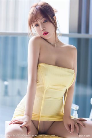 [YOUMI尤蜜荟] Vol.738 王雨纯 प्राथमिक रंग स्टॉकिंग्स के साथ होटल इनडोर शूटिंग पीले रंग की पोशाक - 0043.jpg
