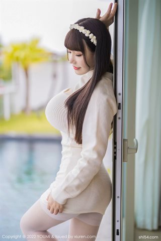[YOUMI尤蜜荟] Vol.743 朱可儿Flora Váy ngắn màu trắng với tất trắng - 0032.jpg