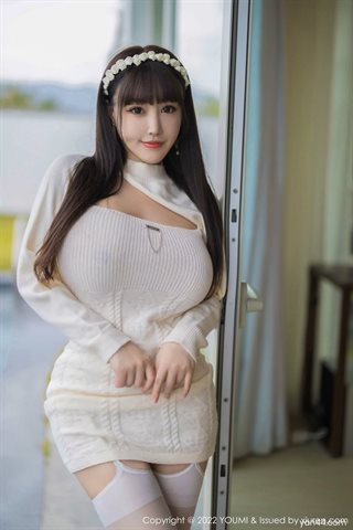 [YOUMI尤蜜荟] Vol.743 朱可儿Flora Váy ngắn màu trắng với tất trắng - 0037.jpg