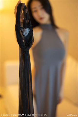 [YOUMI尤蜜荟] Vol.745 熊小诺 Top gris épaules dénudées avec soie noire - 0064.jpg