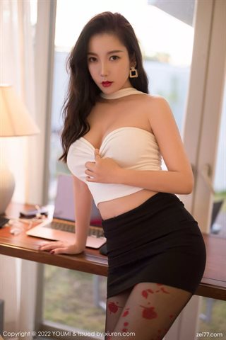 [YOUMI尤蜜荟] Vol.756 艾静香 White and black skirt with black silk black high heels - 0005.jpg