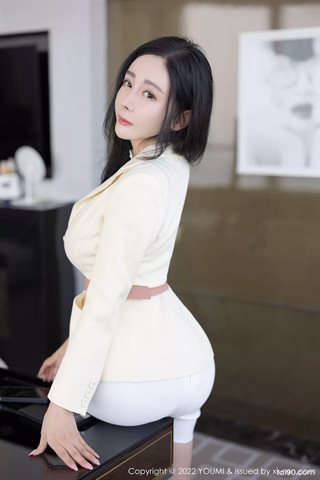[YOUMI尤蜜荟] Vol.769 允薾 Celana dalam renda rok pendek dengan stoking warna primer - 0014.jpg